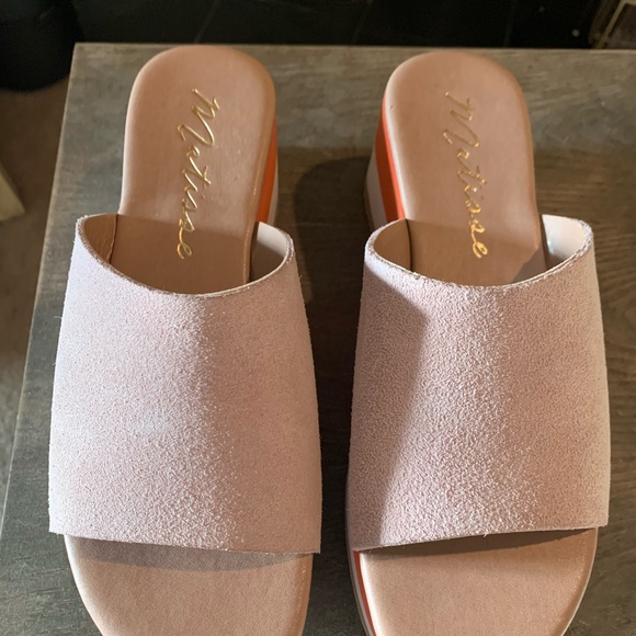 Matisse Platform Slides - Picture 2 of 5